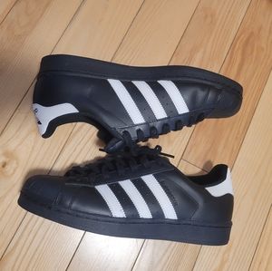Adidas Shell Toe Sneakers